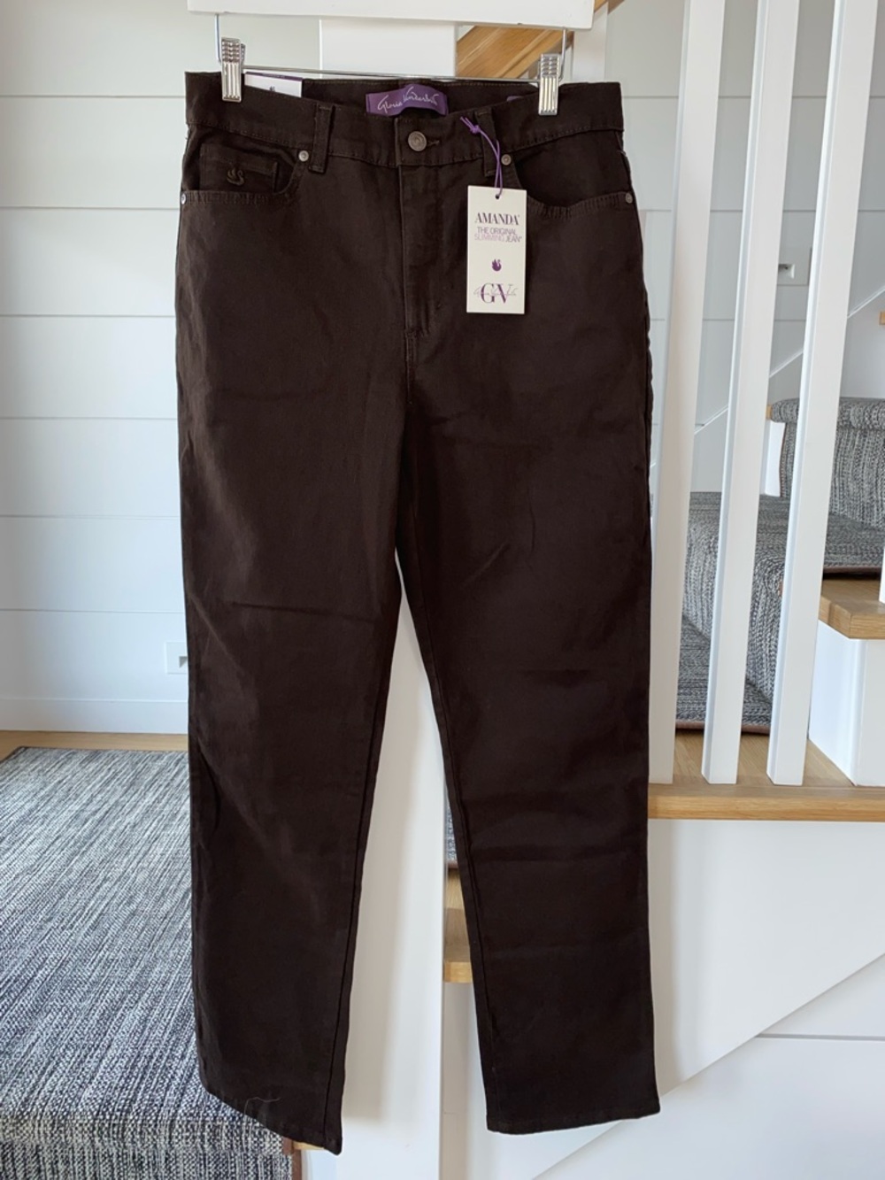 Amanda Straight-Leg Pants in Deep Brown